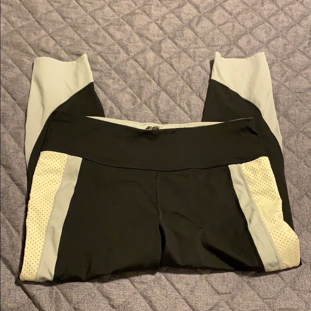 Athletic leggings